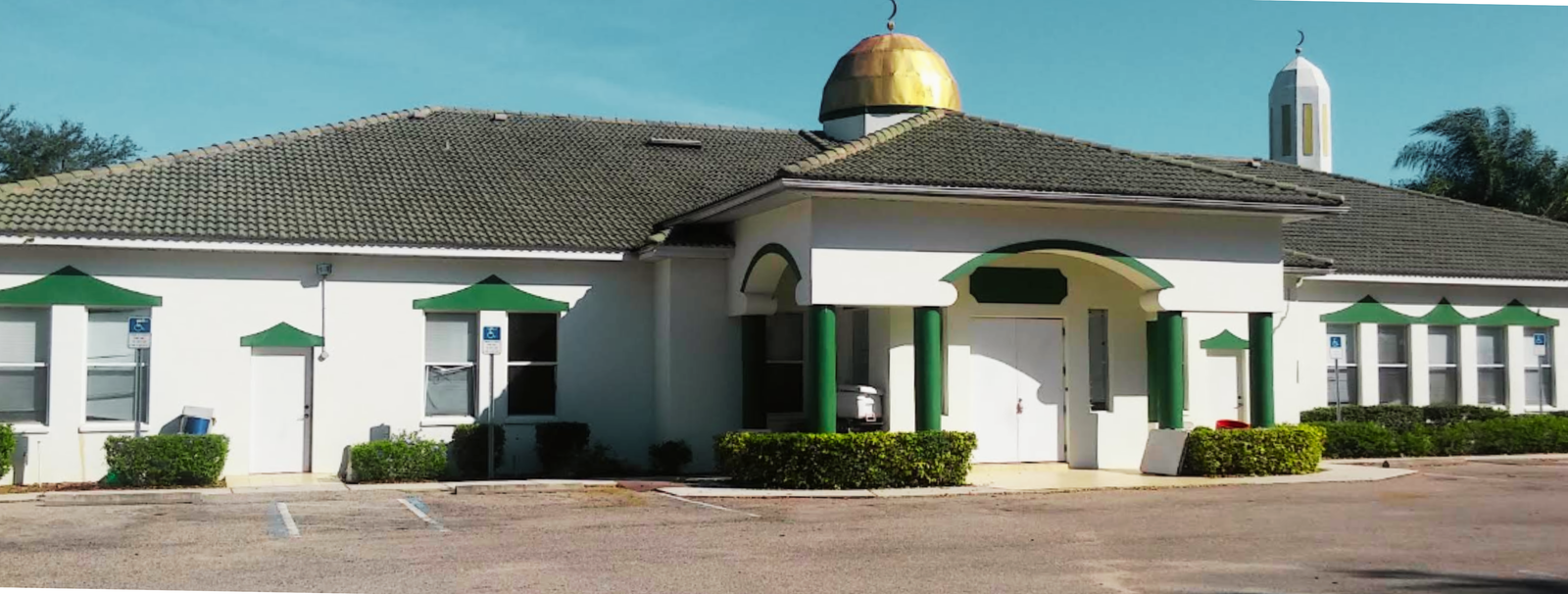 Exterior view of Islamic Center of Polk County Winter Haven building